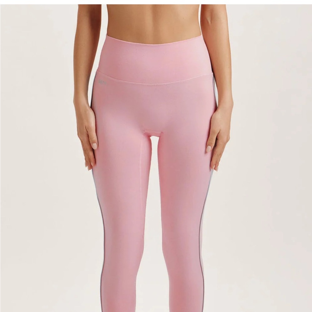NWT SET Active Cloud Pipe Leggings in Blush (size medium)
